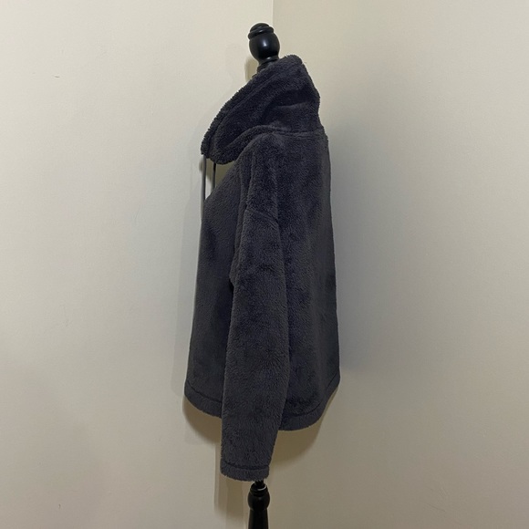 Champion || Woman’s gray turtle neck pull over sweater size small - Picture 2 of 5